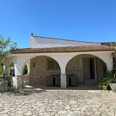 Trullo Alba *